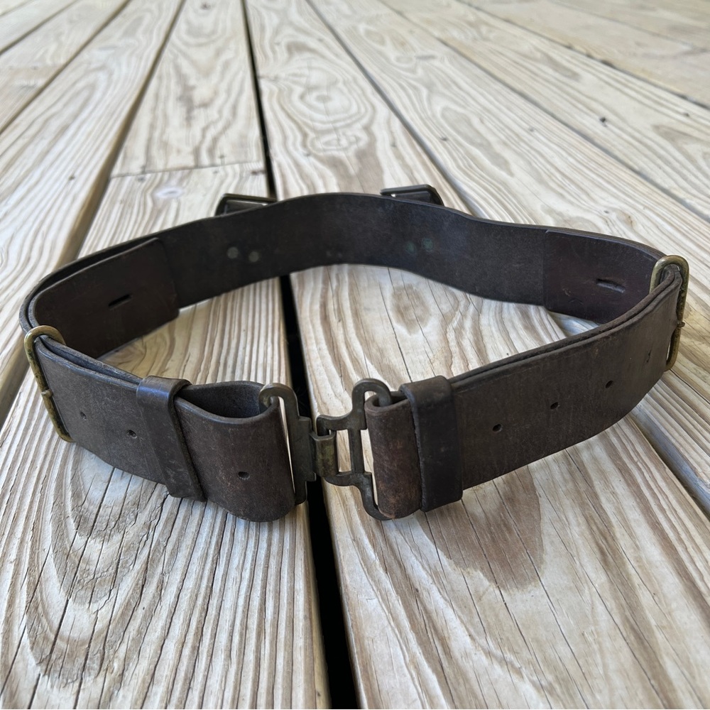 WWII British P39 equipment belt artillery belt antique brown leather 30" - 45"